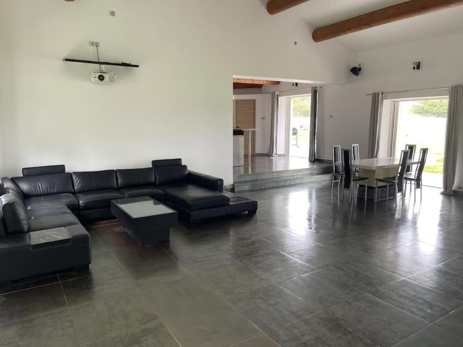 Villa Rians Rians  Экстерьер фото