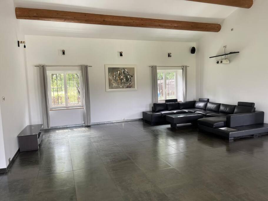 Villa Rians Rians  Экстерьер фото